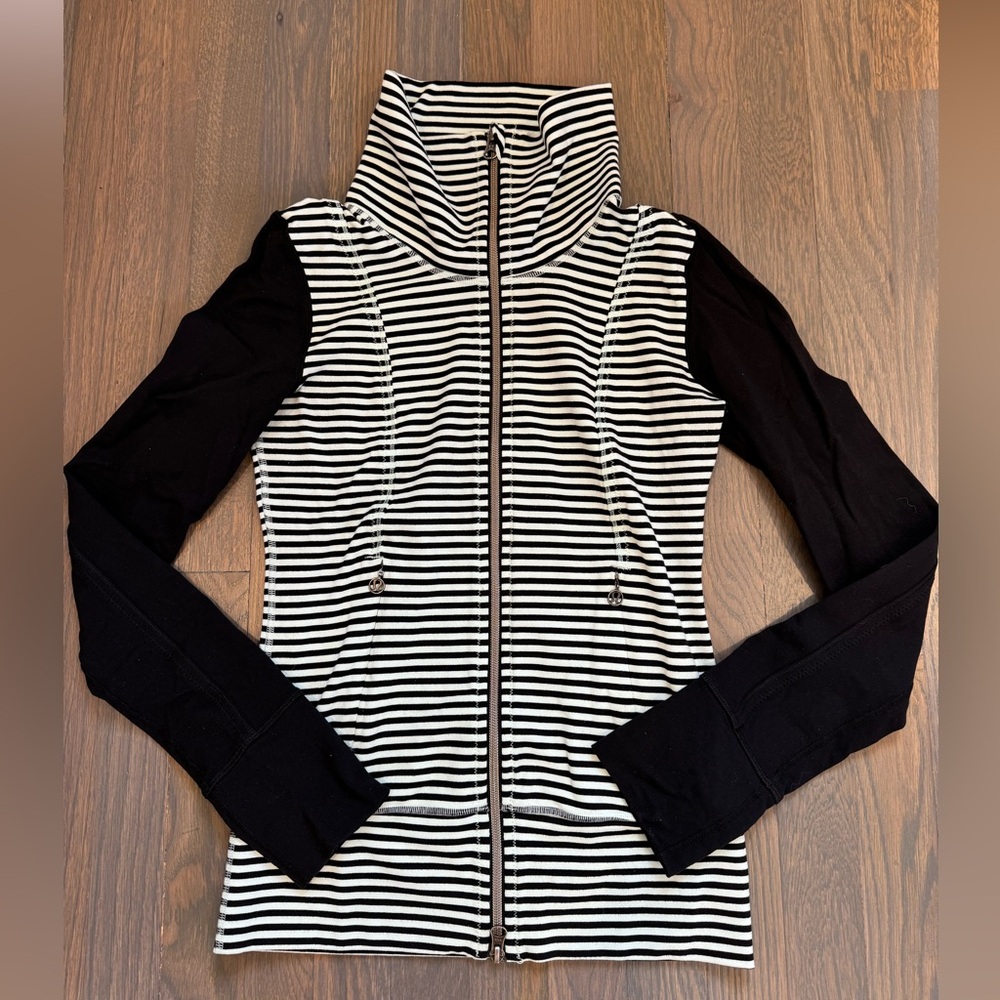 Lululemon Daily Yoga Jacket size 2